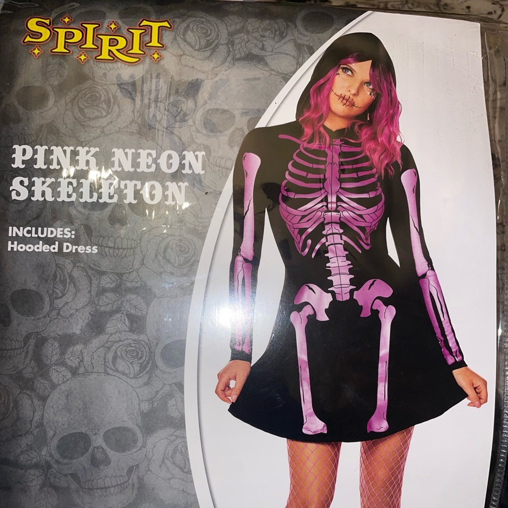 Skeleton women costume size medium in very good conditions NEW just worn once.